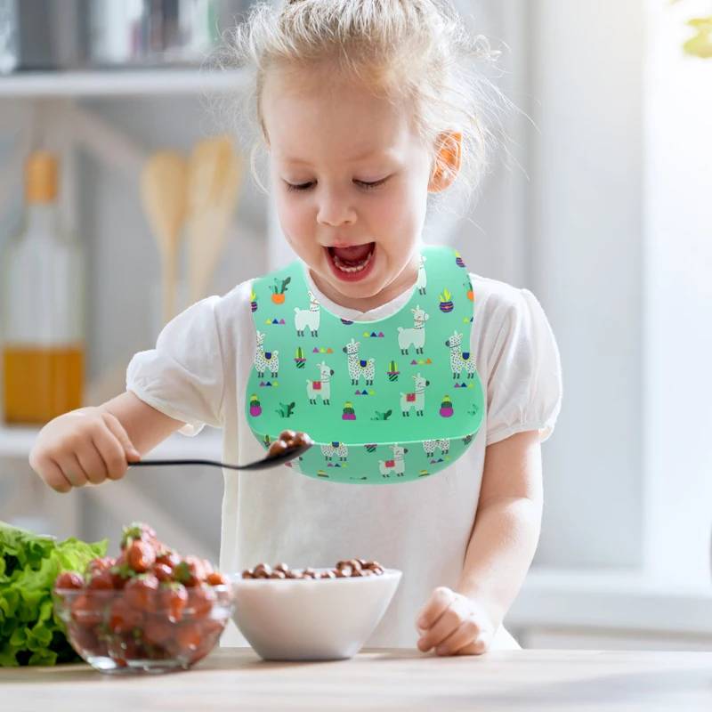 Silicone Baby Bibs with Food Catcher Hot Sales Easily Clean Soft Waterproof OEM Protect Baby Clothes Support Button 110g