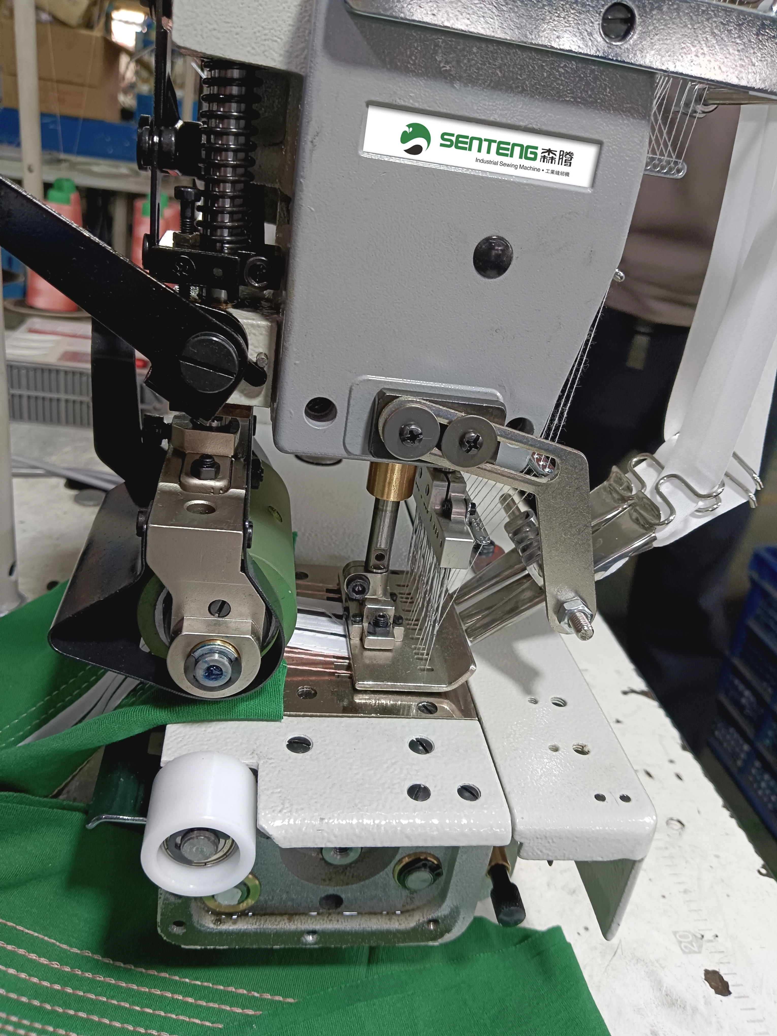 Лидер продаж 13-игольная многоигольная швейная машина серии ST 008 автоматическое устройство для крепления ленты одежды новый двигатель в комплекте