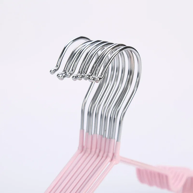 Wholesale plain seamless cheap metal wire hanger non-slip metal clothes hanger