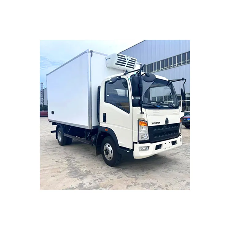 Sinotruk Howo 5 tons refrigerated truck Euro 2 116HP seafood meat refrigerated transport truck