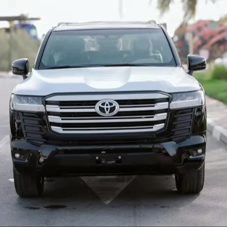 В хорошем состоянии TOYOTA LANDCRUISER G X.R 4 0 л бензин 4WD 2024 модельного года в готов к работе