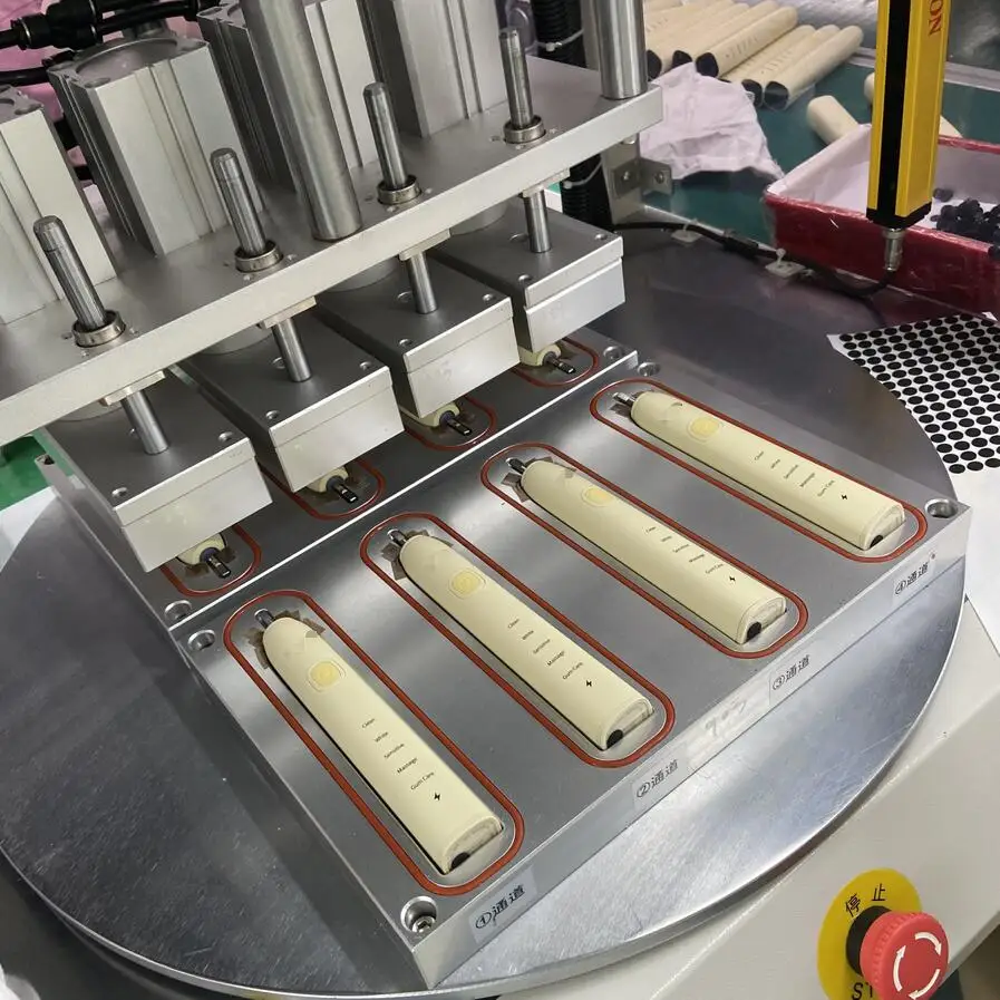 Перезаряжаемая электрическая зубная щетка с ЖК-дисплеем