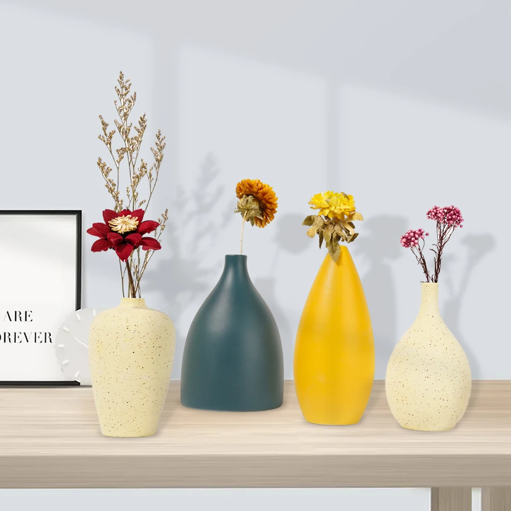 Small Ceramic Vase Morandi Color Vase Modern Slim Mouth Vase Flowers are Suitable For Office Living Room Desk Decoration