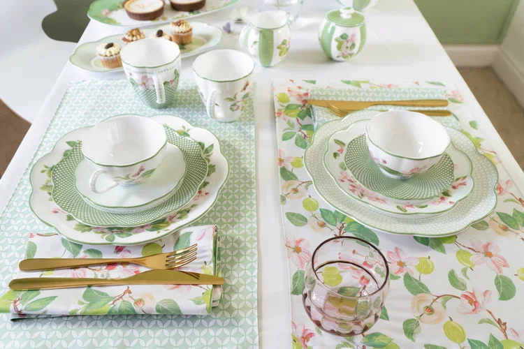 Supplies Ceramic Coffee Cup and Saucer Set with Handle New Bone China Tea With Saucer Mugs & Cups