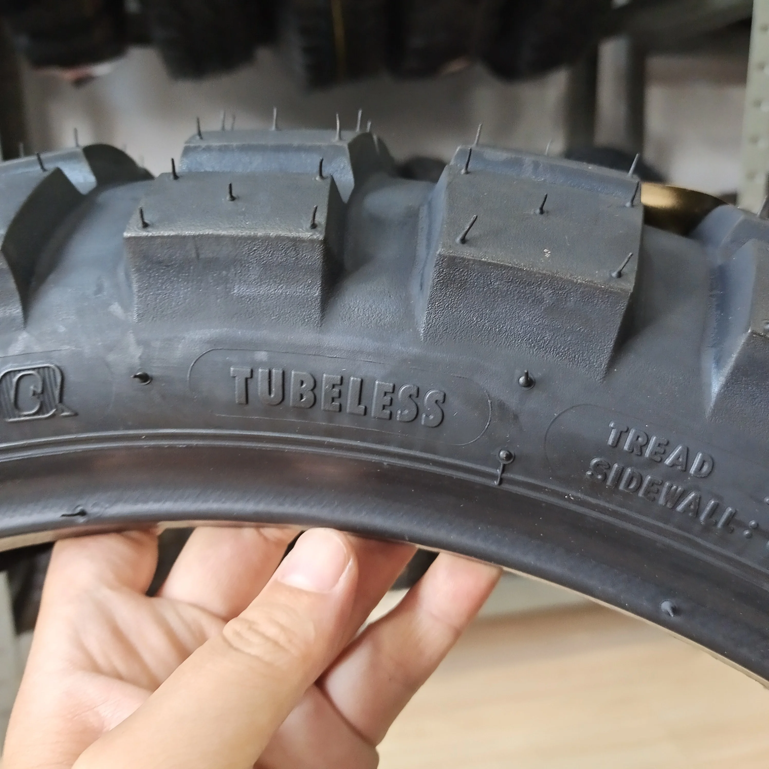 Motorcycle tyres 15070B18