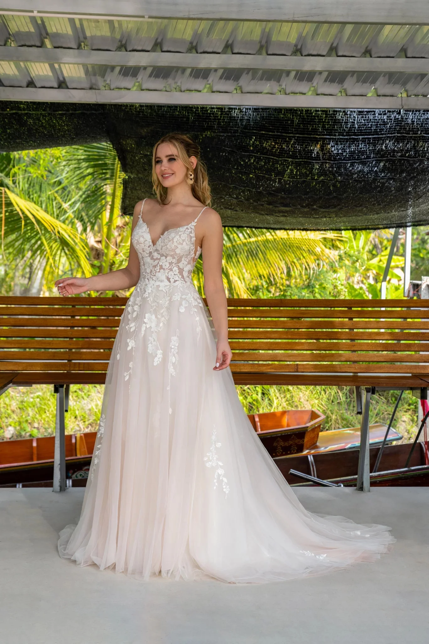Wedding Dress braces skirt Sleeveless Bride Dress Simple Style
