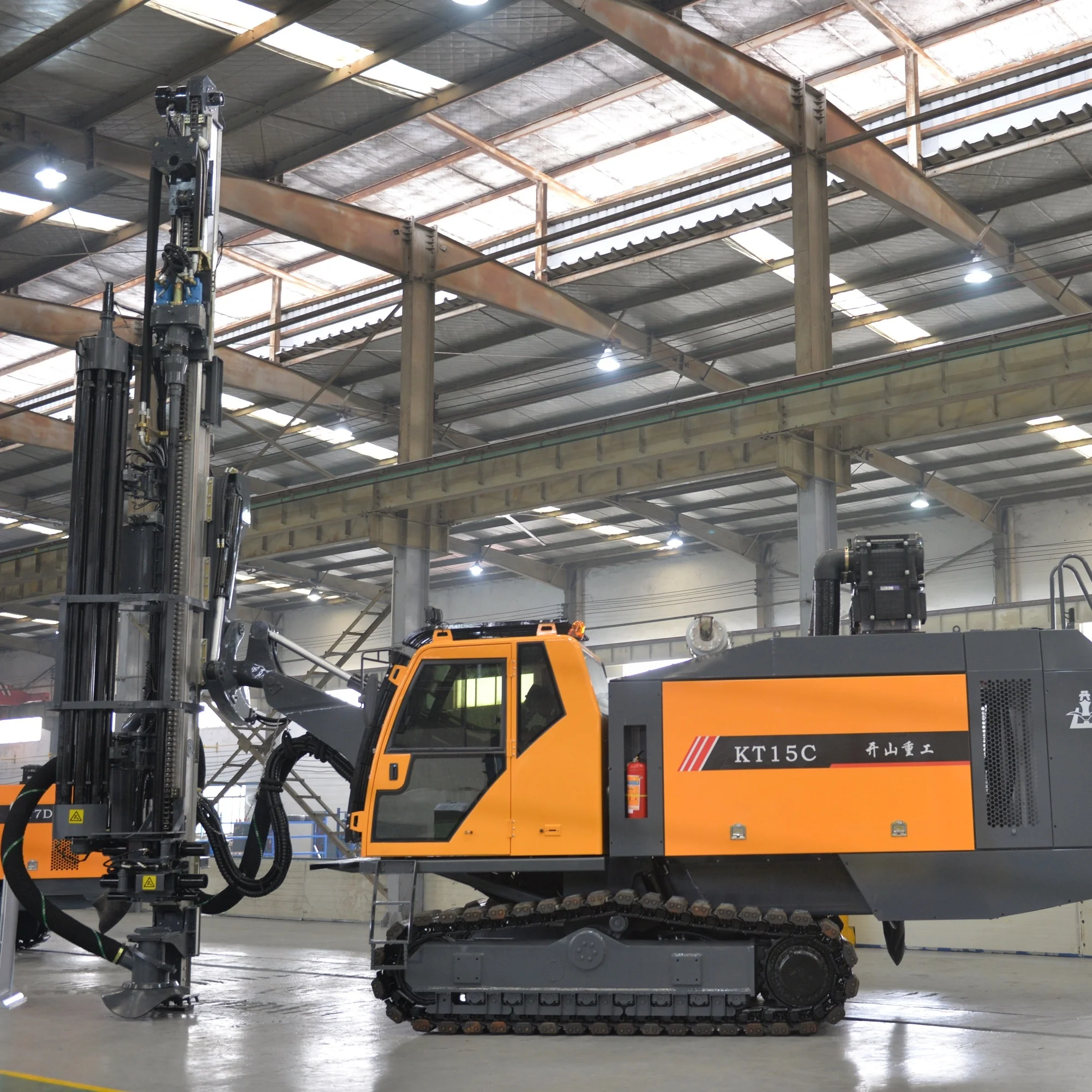 Kaishan KT15C 36m deep crawler Integrated DTH drill rig 298kw Diesel borehole rock rotary drill rig machine for open use