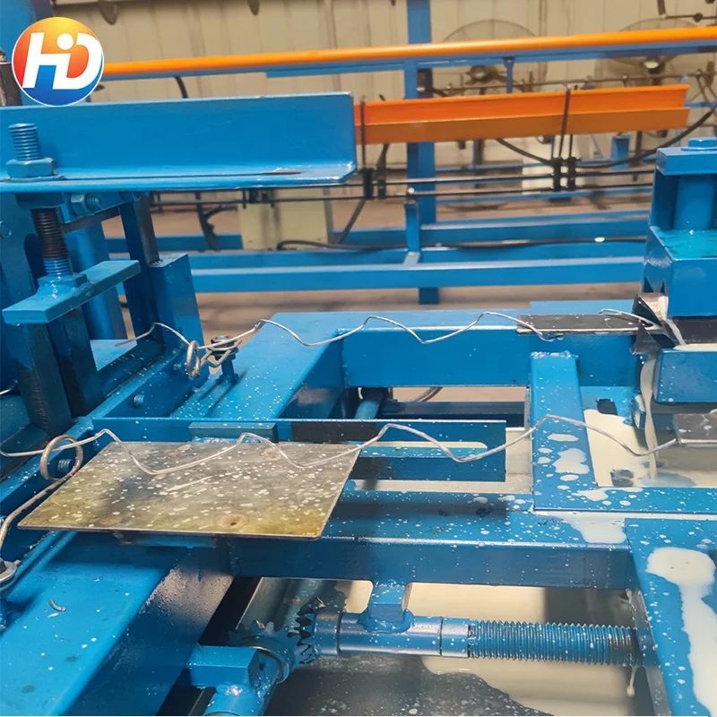 Double Wire Feeding Full Automatic High Speed Grass Wall Lawn Decoration Wire Mesh Chain Link Fence Machine Factory Price