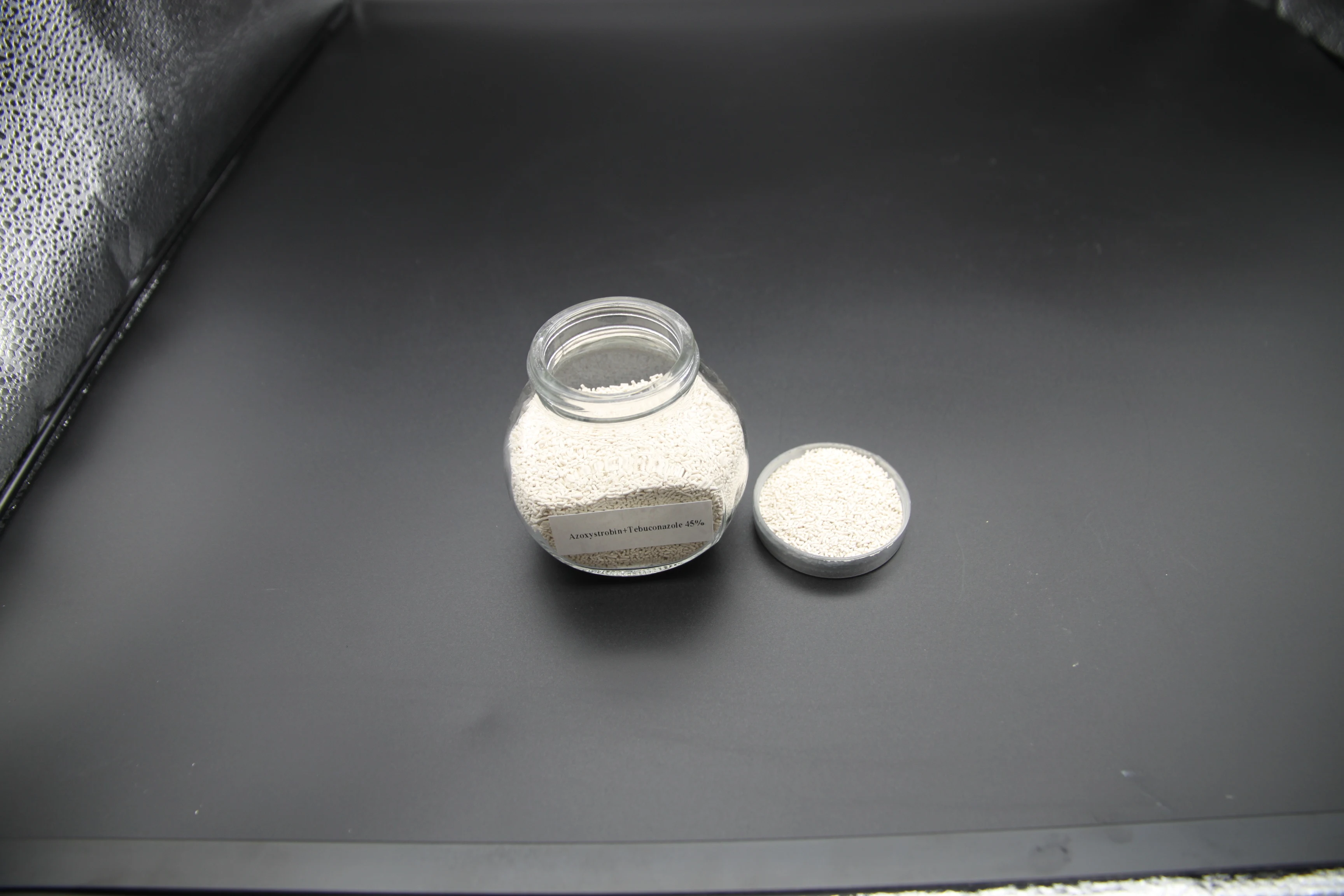 
Azoxystrobin+Tebuconazole 45%WDG 