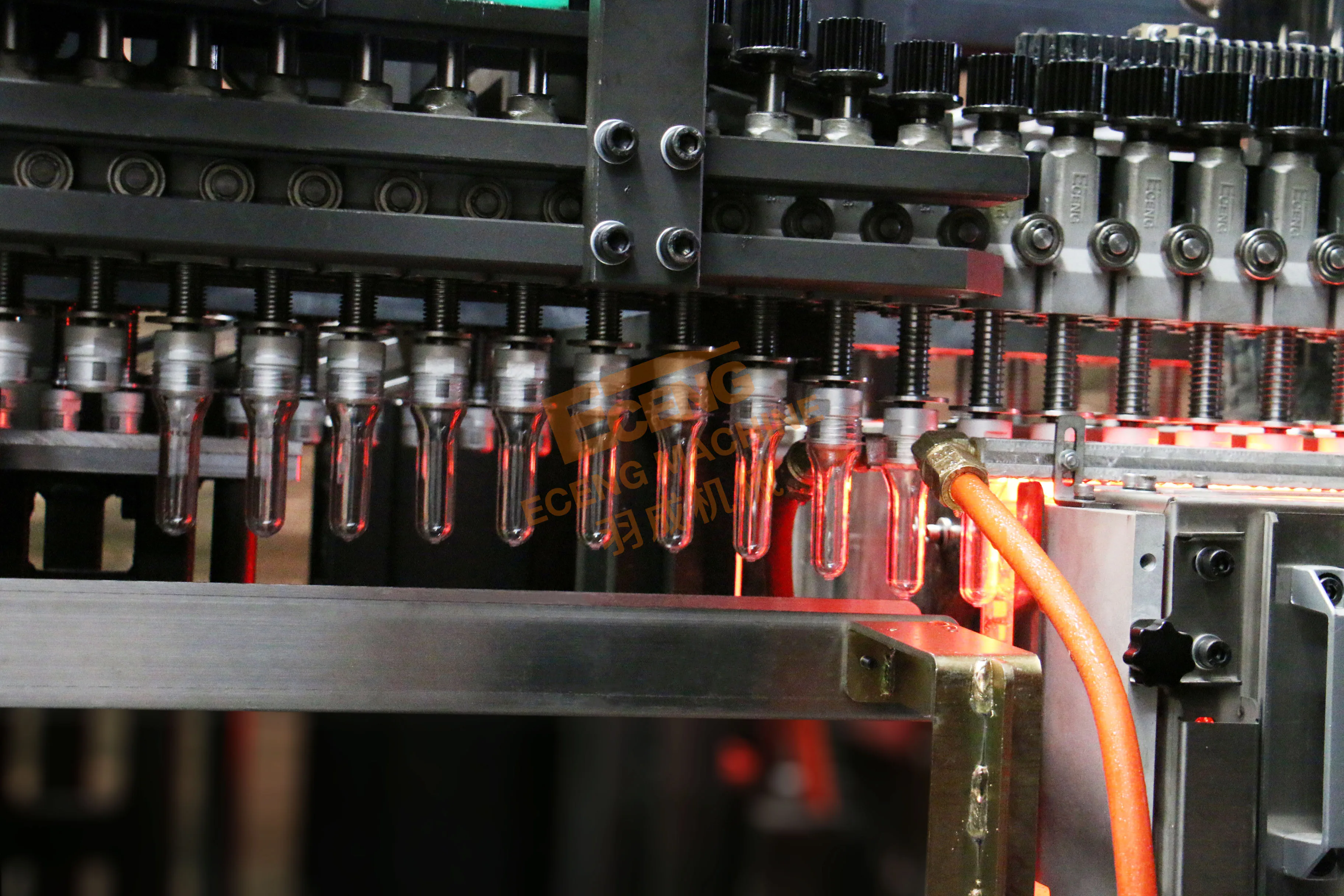 full servo high efficiency PET stretch blow moulding machines CSD beverage bottles making machine 350ml 200ml 100ml 750ml 12 cav