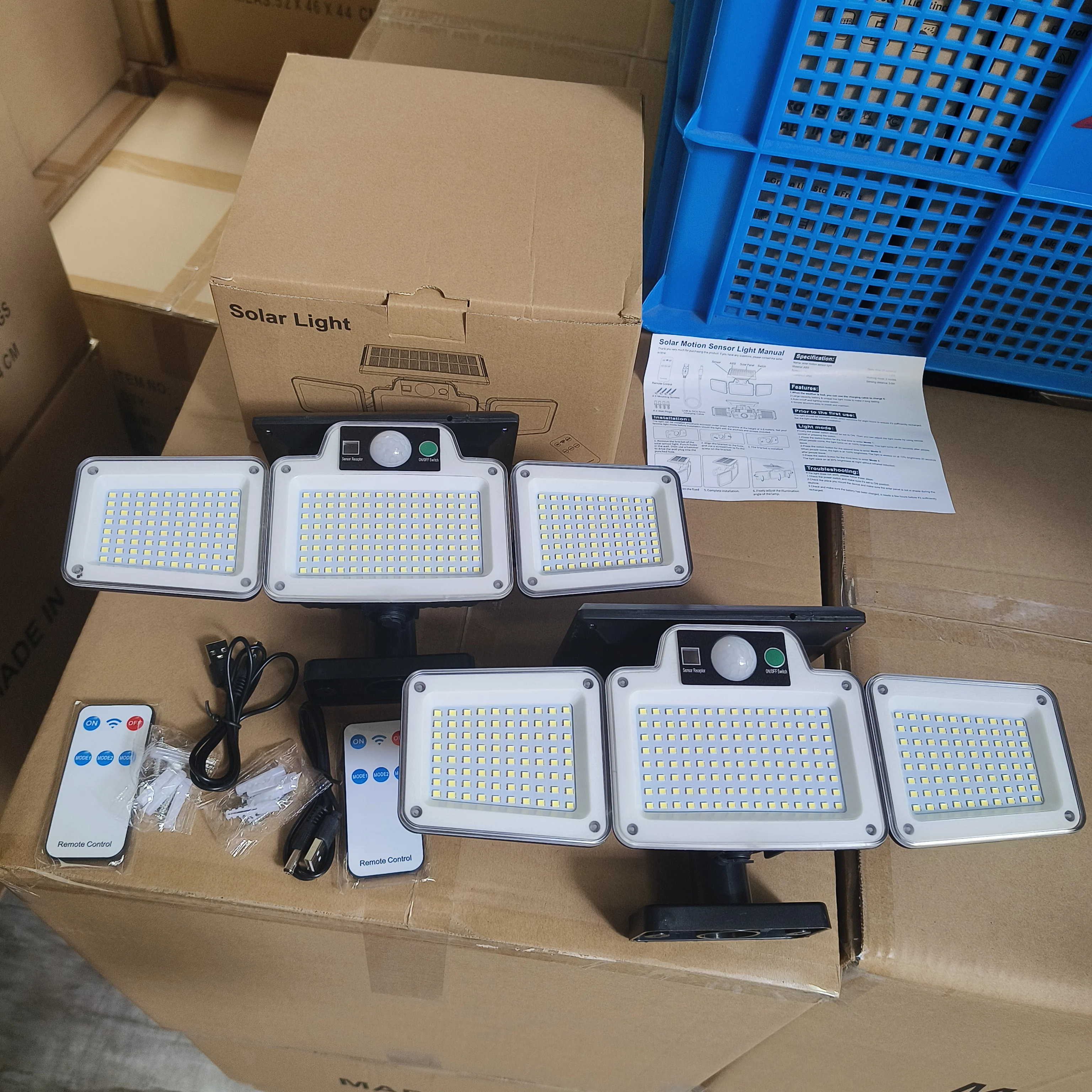 3 Heads 280 led 3 Lighting mode outdoor solar motion Sensor garden wall light waterproof street lamp with DC usb charging