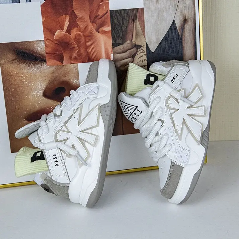 Zari MOQ 30 Pairs Mixed Colors  Thick-soled Increase Chunky Sneakers Matching Couples Casual Shoes New Student Sport Shoes