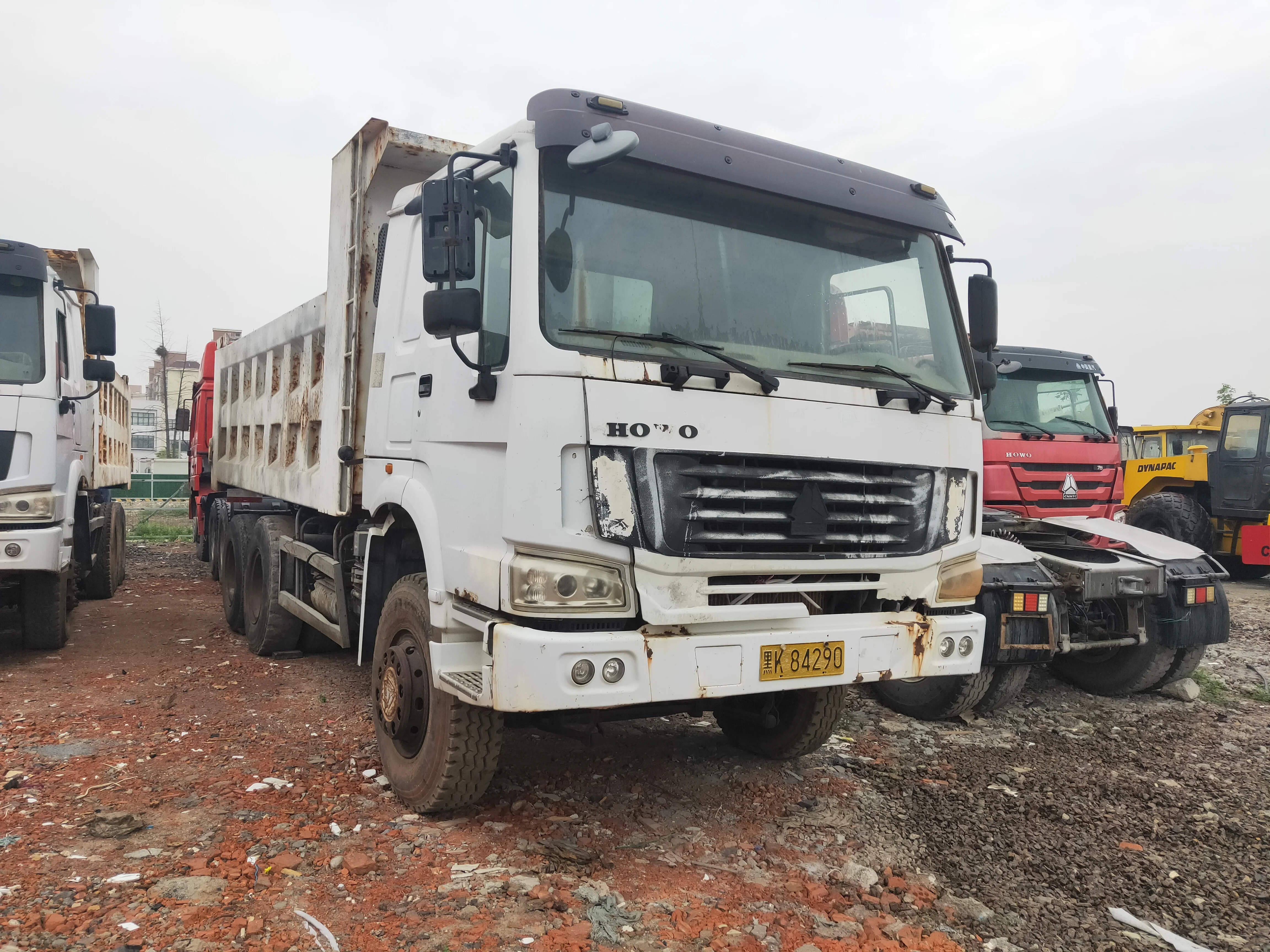 China howo truck price used sinotruk howo 6X4 dump truck tipper for sale