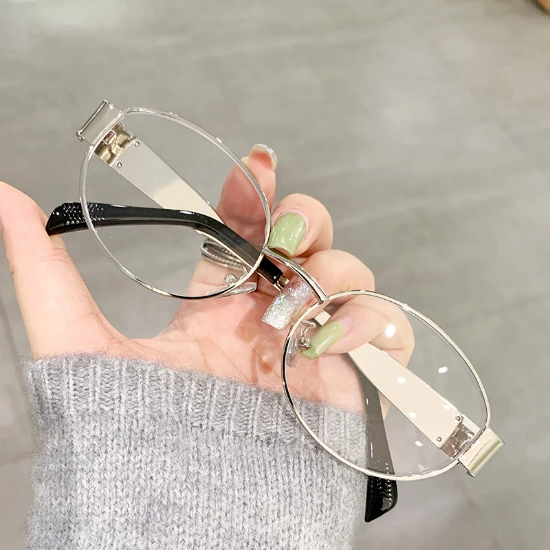 826 Hot selling Gold Metal Frame Sunglasses Street Photography Fashion Sun Glasses For men and women