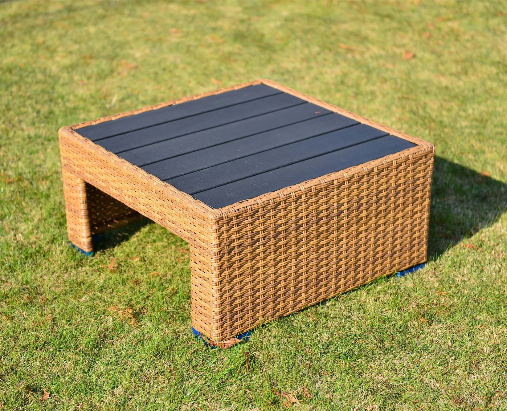 All-Weather PE Rattan Metal Furniture Sunbed Outdoor Rattan Daybed Patio Set Retractable Canopy Garden Sofa with Sun Visor