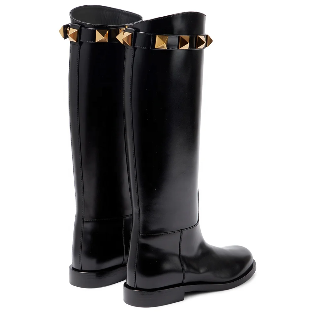 Модные черные зимние сапоги с шипами на плоской подошве круглым носком без застежки Женская длинная обувь до колена большого размера