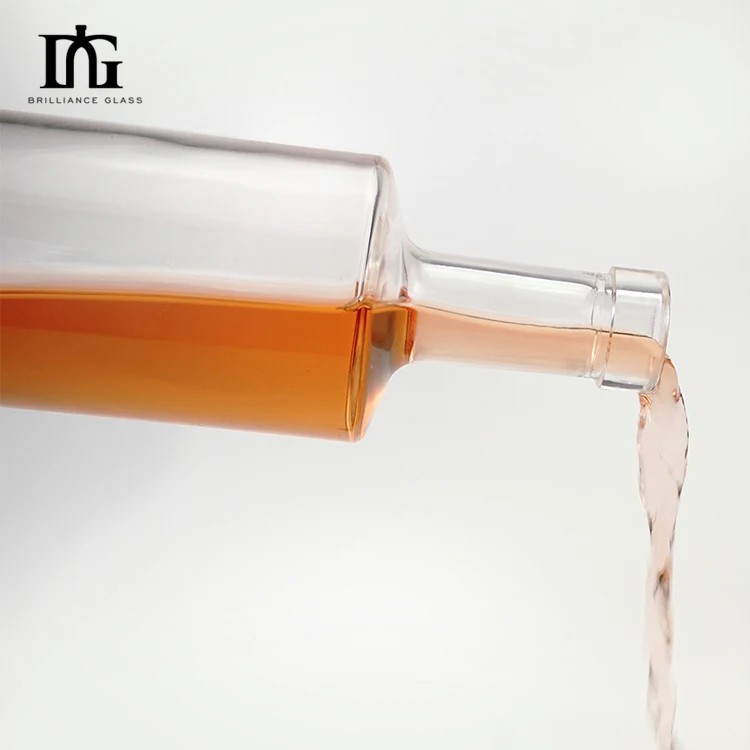 Wholesale Empty Clear Round 750ml Glass Bottle Wine Bottle for Vodka Liquor Tequila Mezcal Mexico with T-Cork
