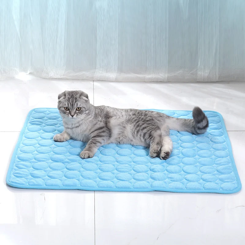 Летний охлаждающий коврик для собак