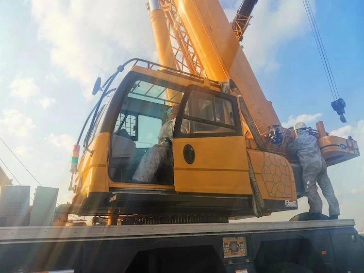 XCMG Official 40t 35m 4-Section Telescopic Boom Crane XCA40_E All Terrain Crane for the European