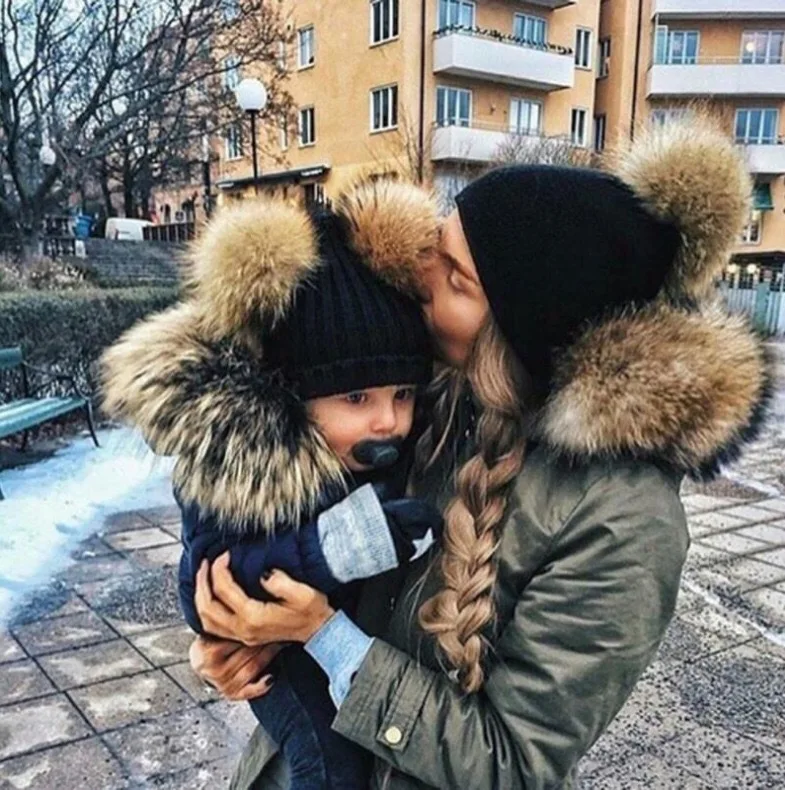 Вязаная Шапка-бини с двумя помпонами