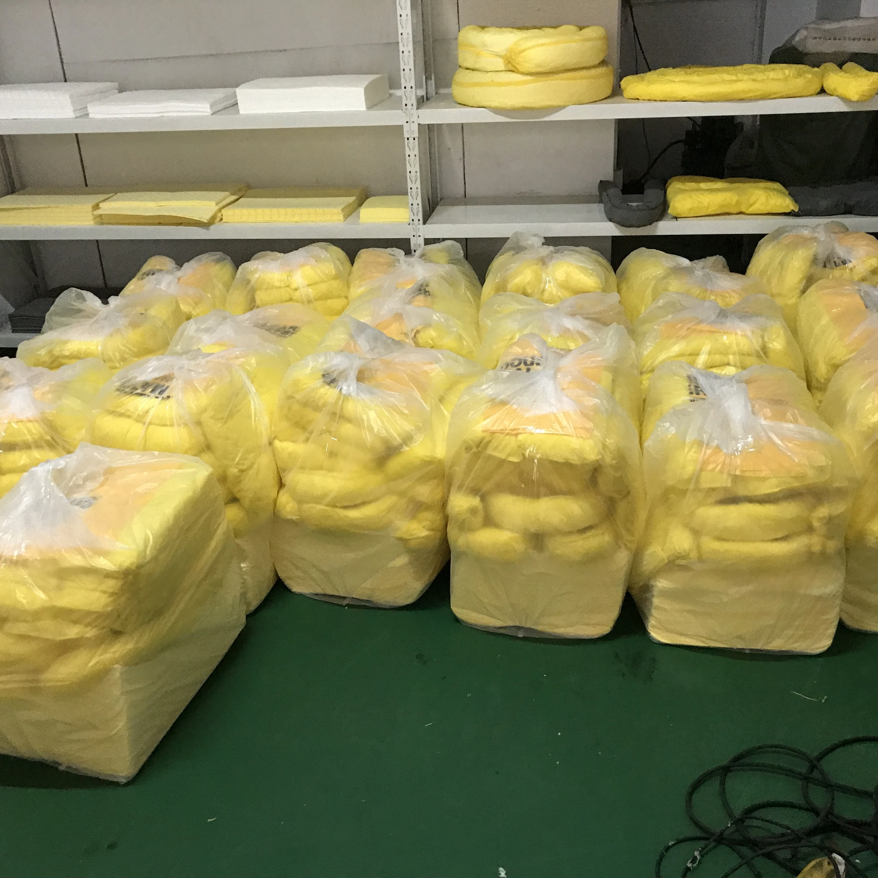 120 LTR SPILL KITS Movable chemical spill kit oil absorbent mat