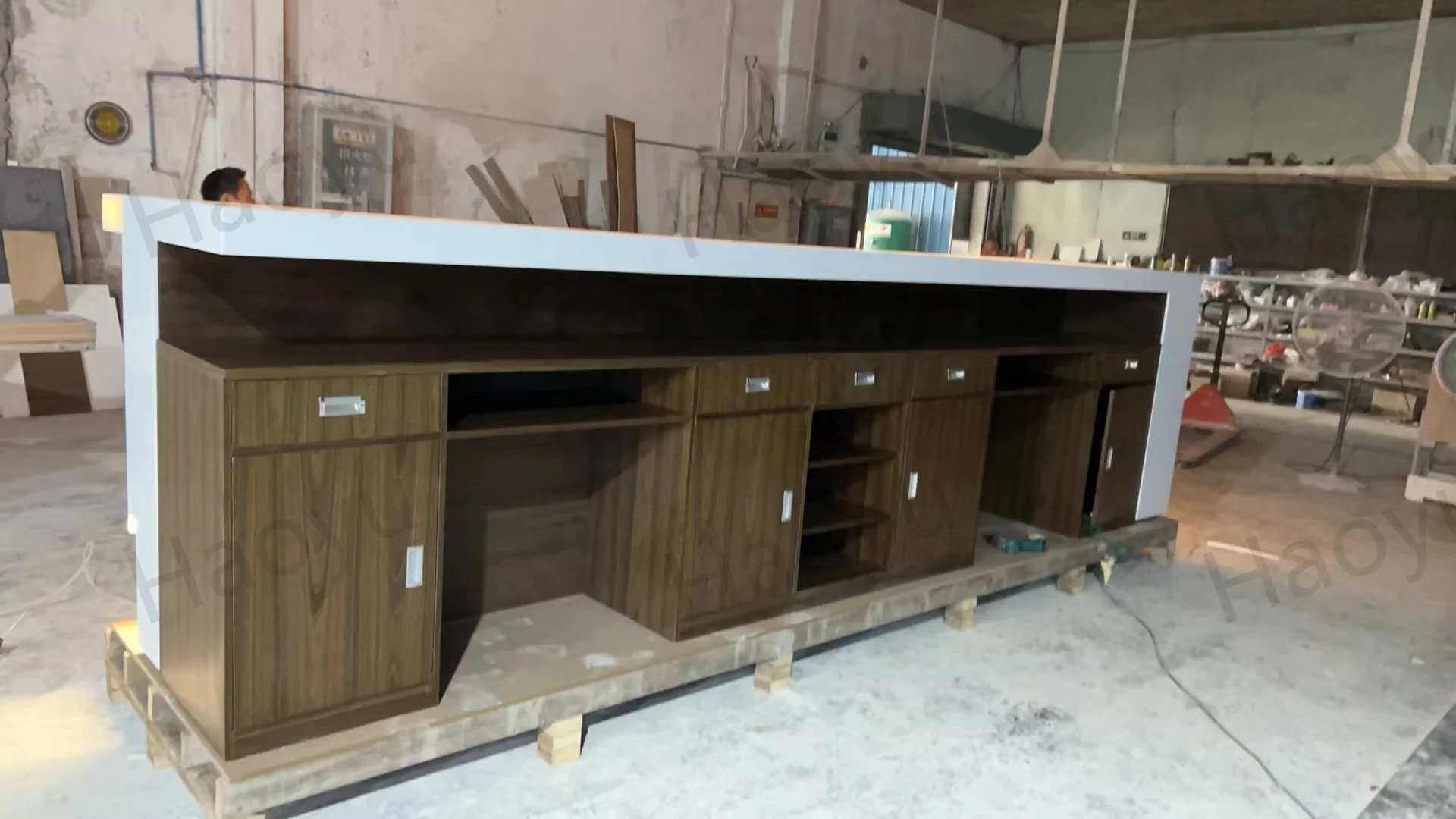 Bar club furniture set modern luxury ktv cafe fast food restaurant bar counter design led plastic bar table counter for home