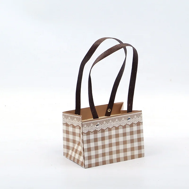 Checkered Square Portable Kraft Paper Waterproof Flower Box Florist Handy Flower Bags Mini Wedding Favor Party Rose Storage Box