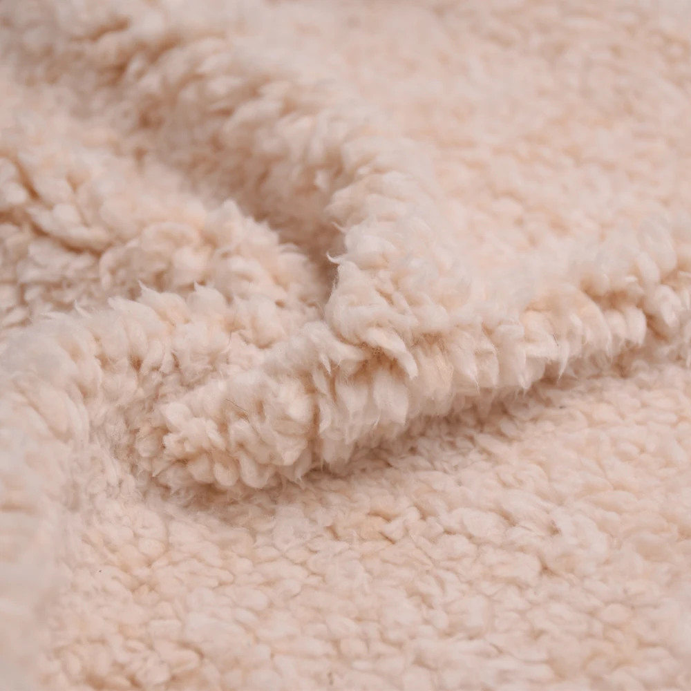 Wholesale 100% polyester soft Plush fabric faux fur Fabric Home textile faux fur sherpa fleece fabric for garment
