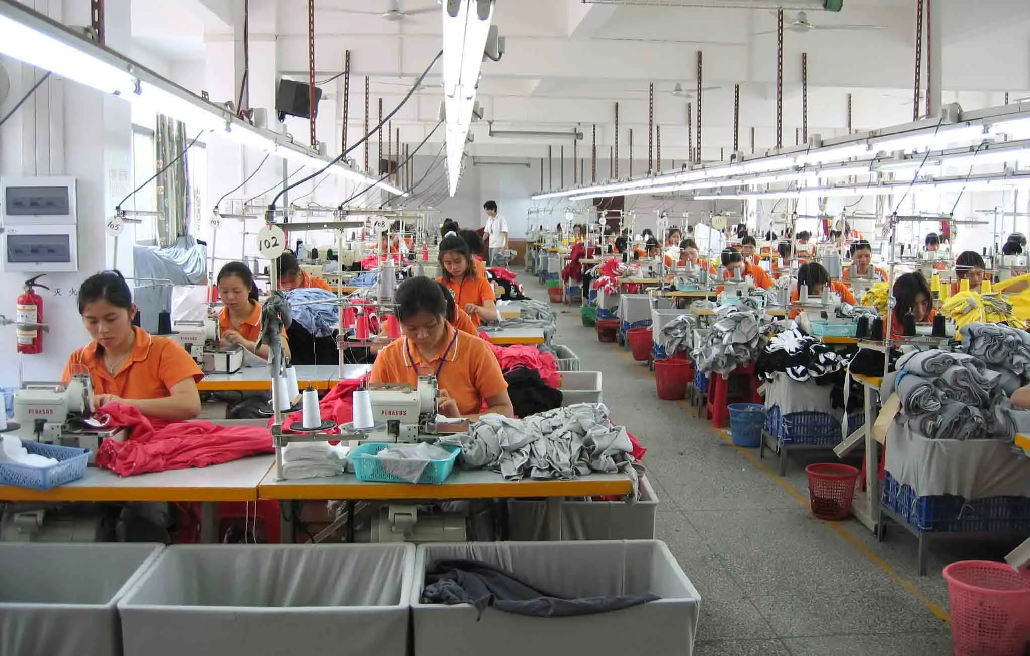 Arnes para perros designer Custom Wholesale Luxury dog harness set Luxury Pet Dog Strap Harness Vest for Training Dog Harness