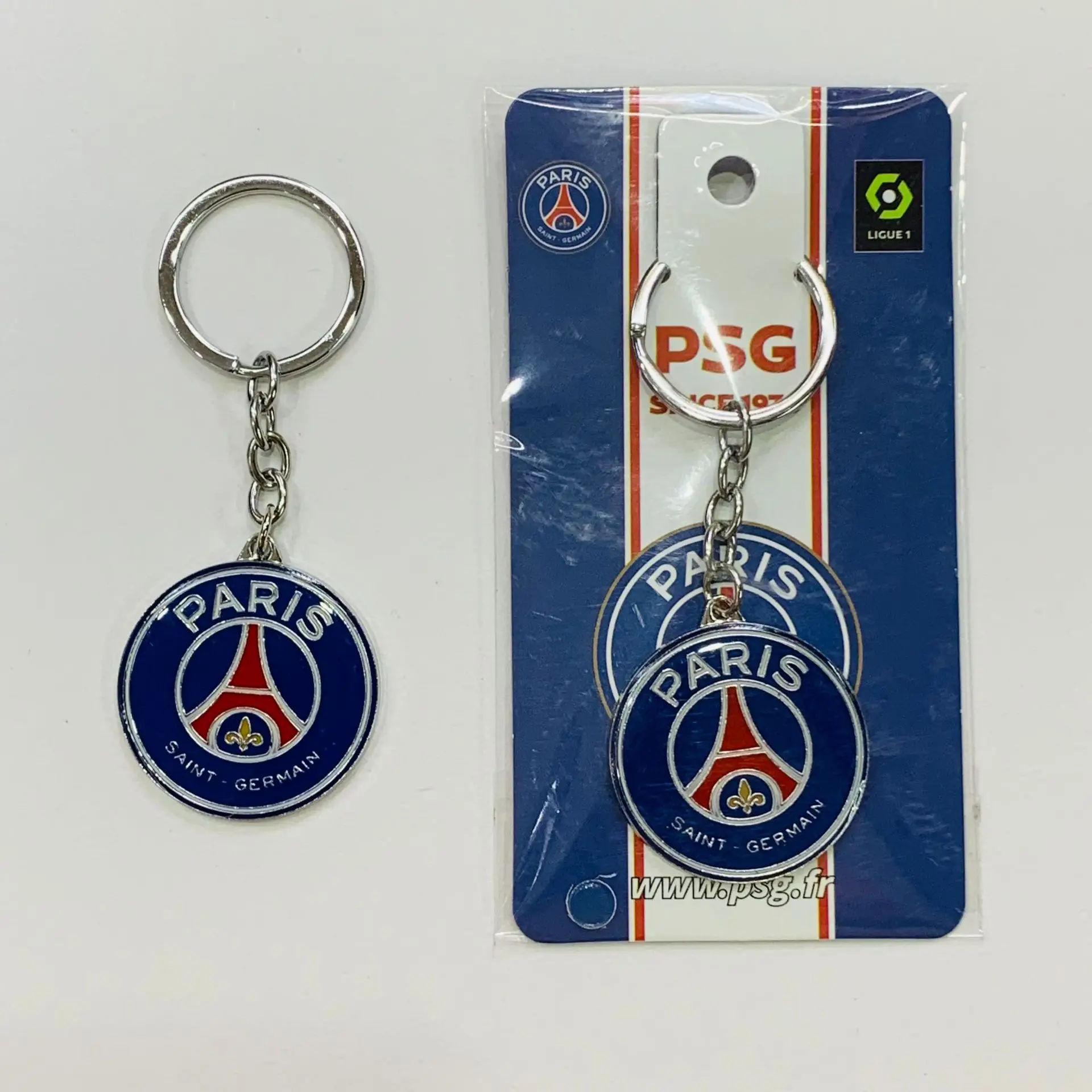 China manufacturer keychain football team logo color alloy soccer key chain