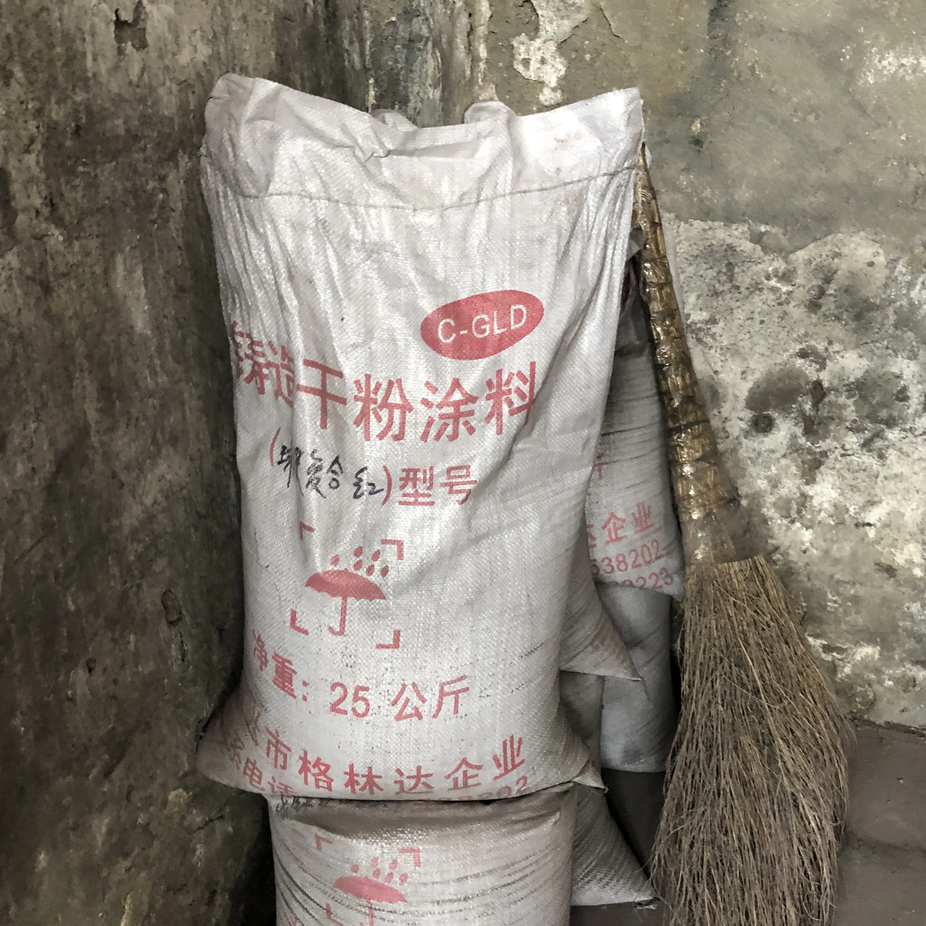 
Dry zircon powder composite coatings for sand casting in large cast iron coatings 