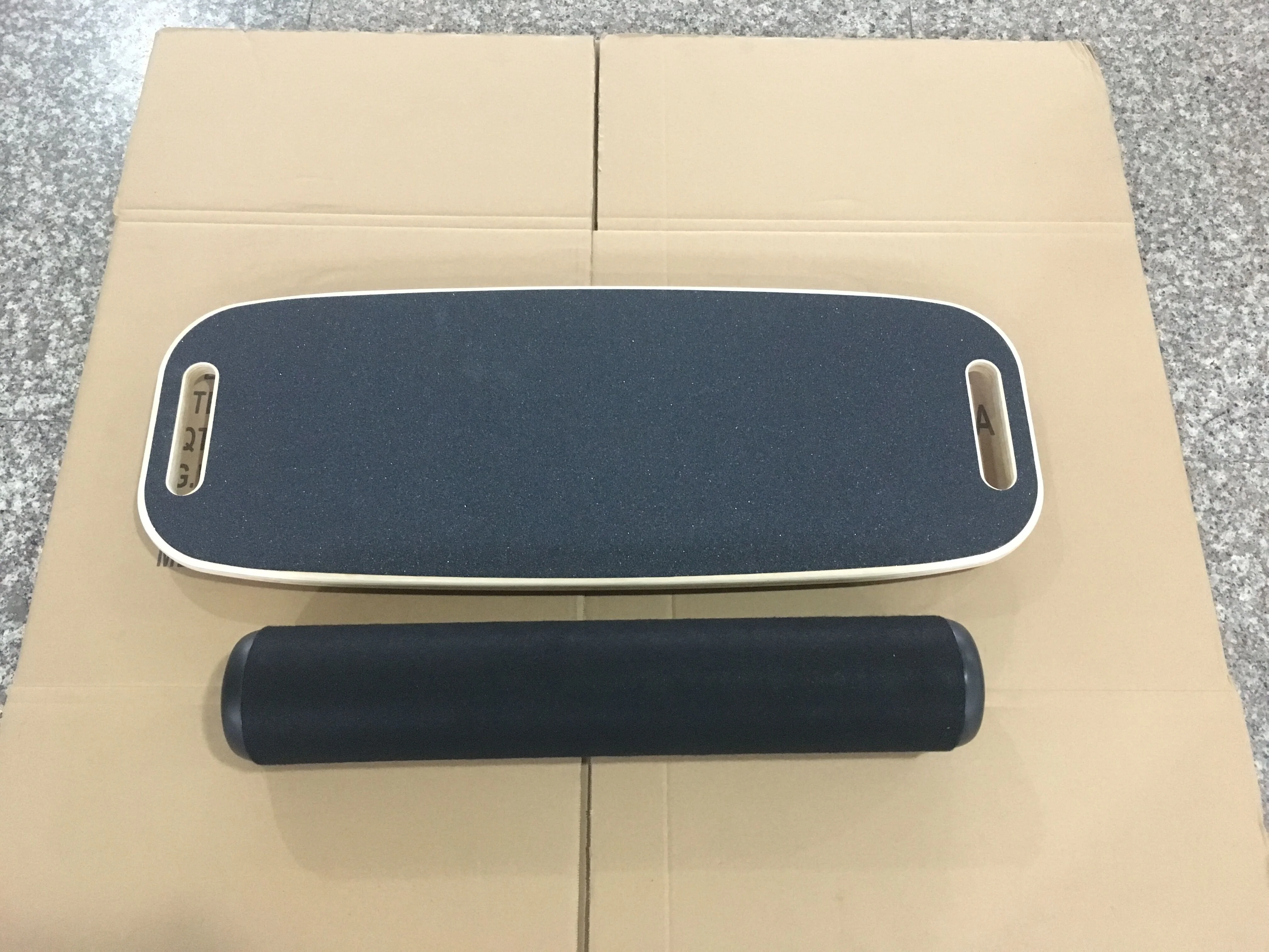 Wobble Rocker Board Balance Standing Roller Balance Pad with Cushion Disc