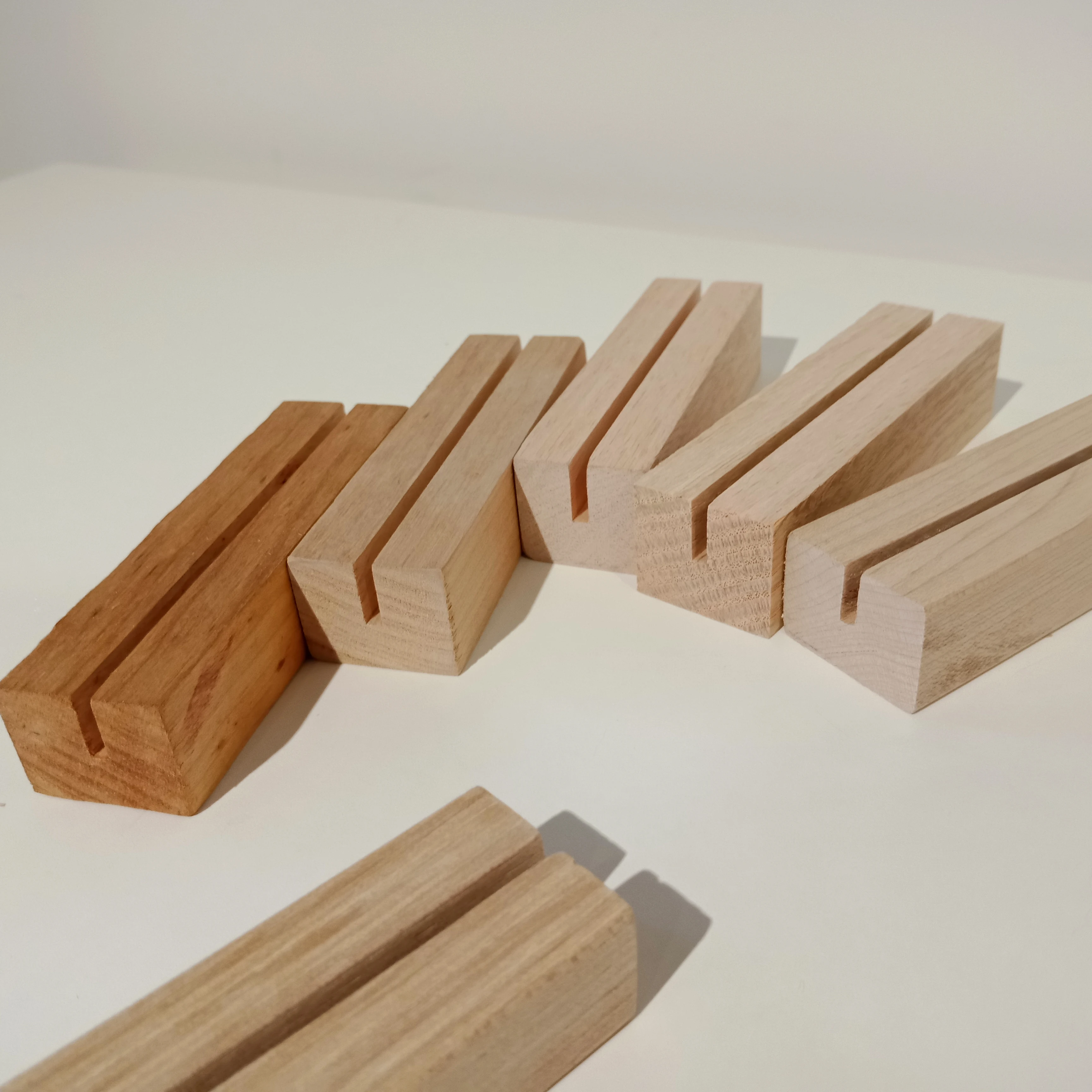 Logo Custom Wooden card holder solid wooden menu business card holder wholesale