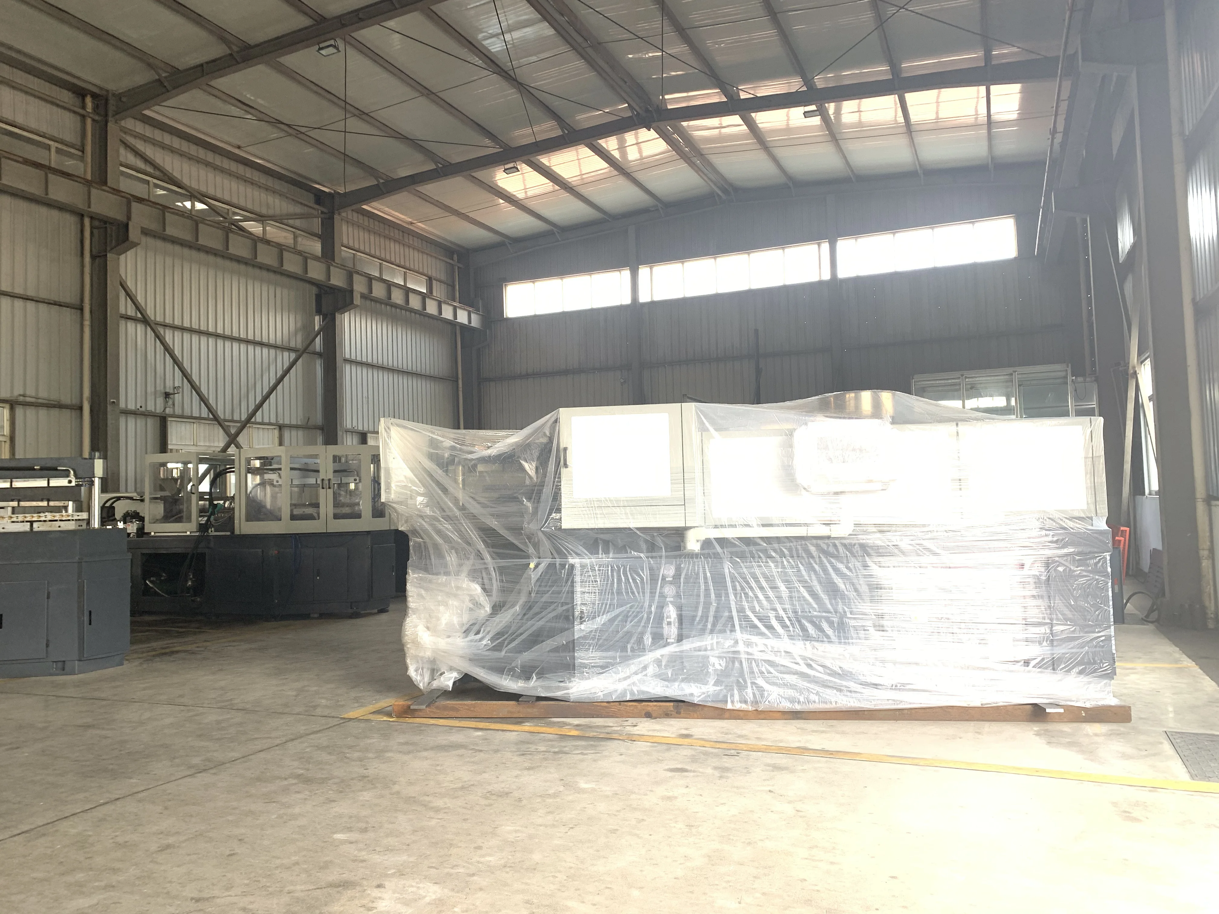 plastic injection blowing machine for molding plastic bottles