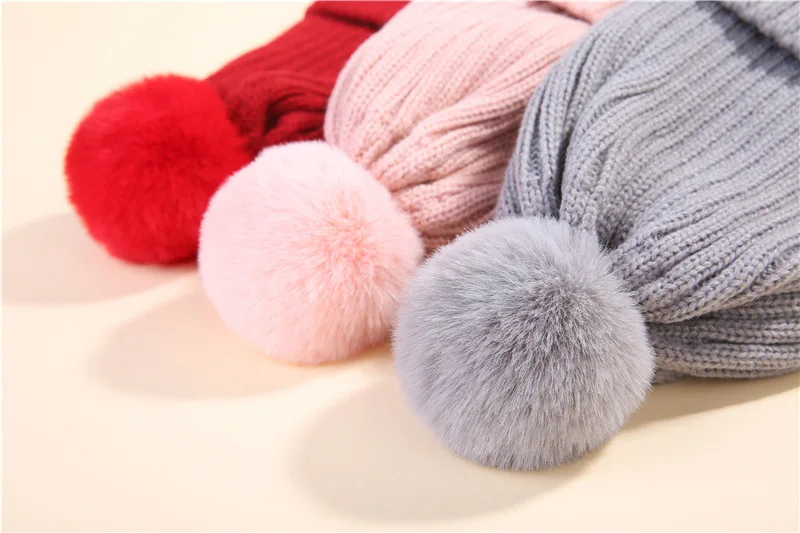 
boys and girls hat and scarf suit with plush and warm in autumn/ winter knitted ball bib 