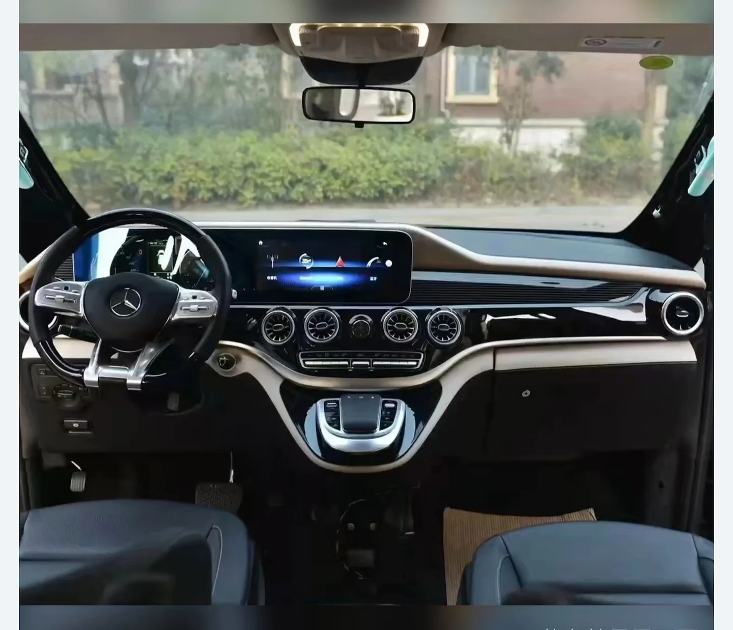 Mercedes center console modified v260l instrument panel, low configuration upgrade, high configuration touch screen adjustment