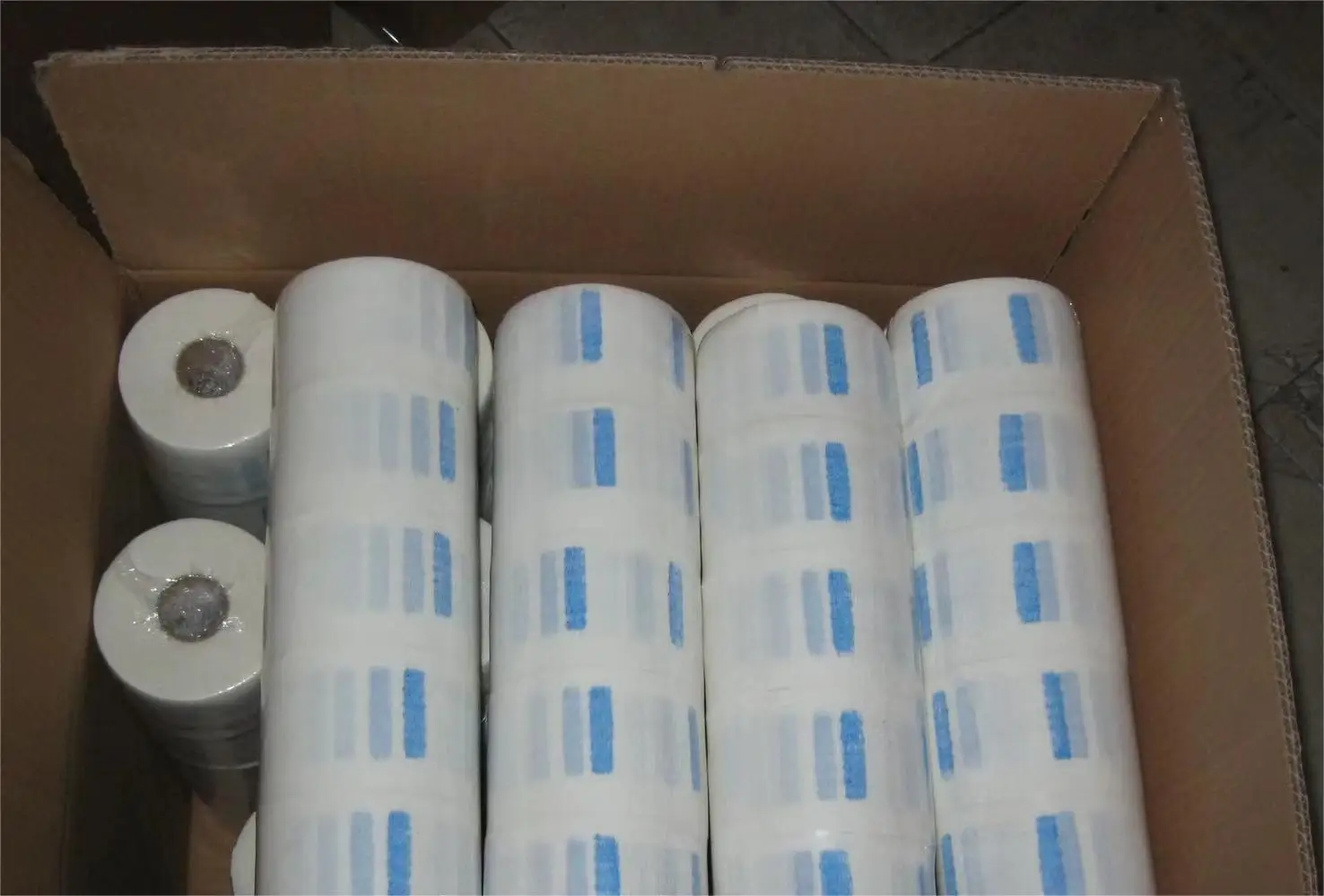 Factory Wholesale High Quality Wood Pulp White Waterproof Barber Shop Neck Paper Strips Ruffles for Hair Salon Barber Paper