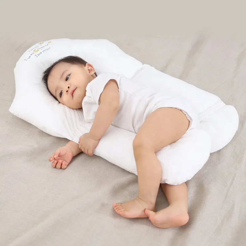 iduole Breathable and soothing throw pillow corrects head protection pillow for newborn baby