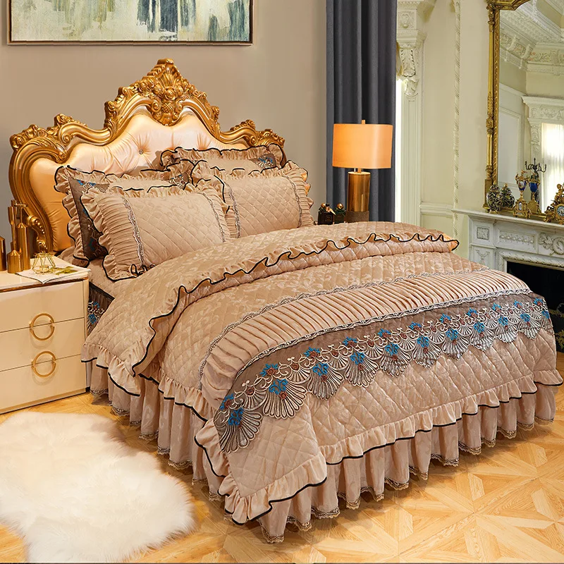 Wholesale Hot Style Solid Color Velvet Duvet Cover For Household Winter Direct Sales Jacquard 4PCS Bed Skirt Luxury European