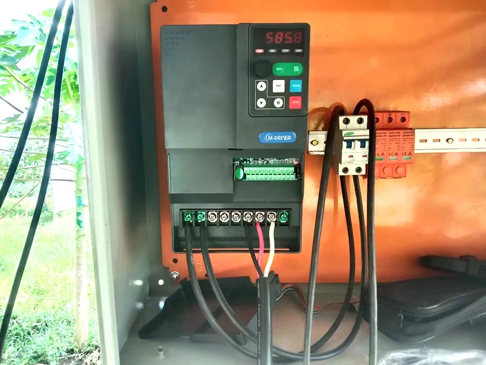 Однофазный 220V 0.75kw 1.5kw 2.2kw солнечный инвертор насоса для сельского хозяйства системы