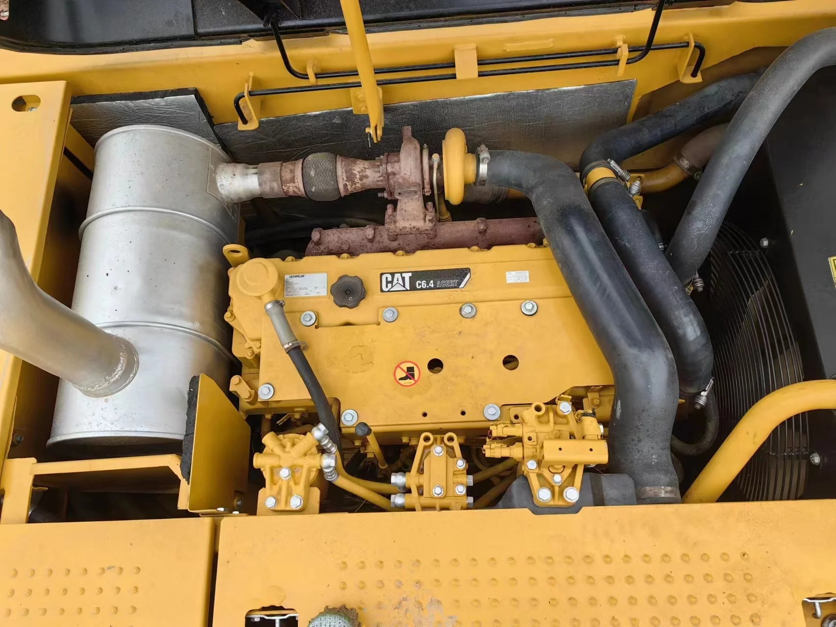 Used Machinery CAT 320D2 Japan Caterpillar Brand Used Crawler Hydraulic Excavator 20ton CAT320d2 for sale