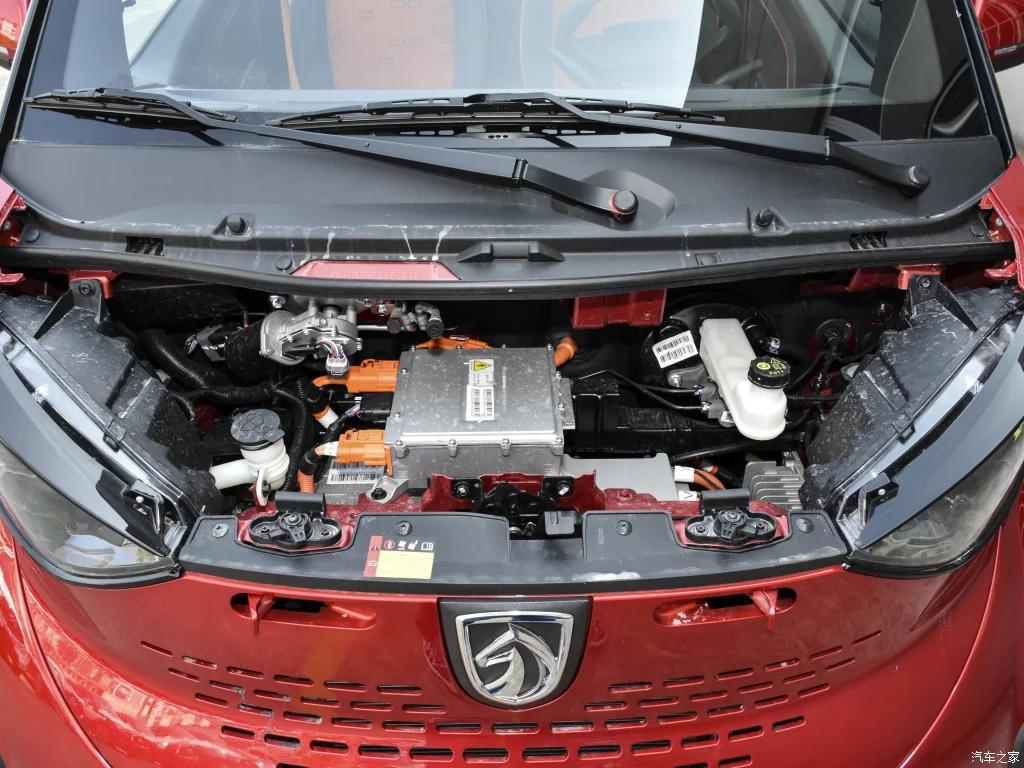 Baojun E100 Подержанный электрический автомобиль 160 км/ч скорость вторая рука