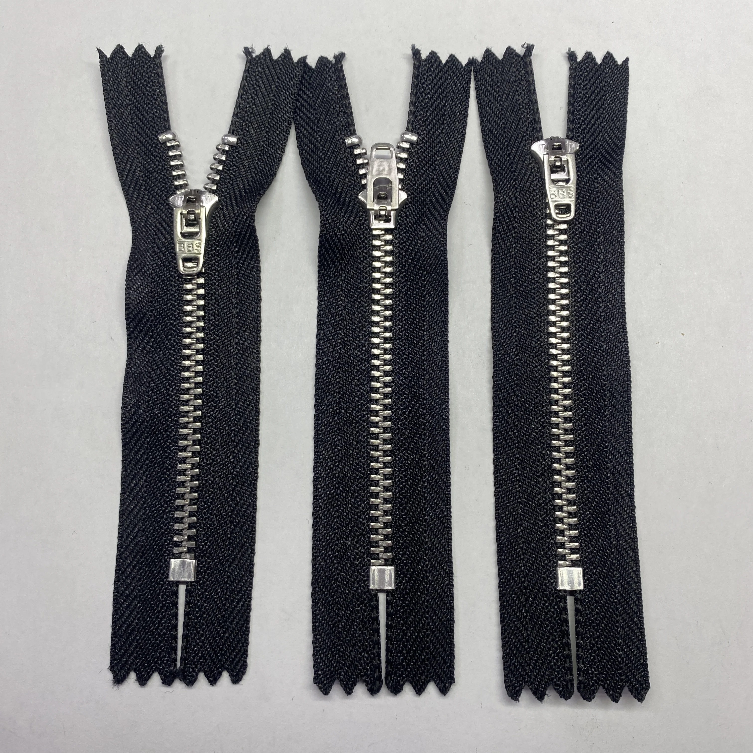 3# 4# Ss Zip Semi Auto Lock Jeans Zippers Antique Silver Zipper Close End with Yg Slider Metal for Pants Clothes Stainless Steel