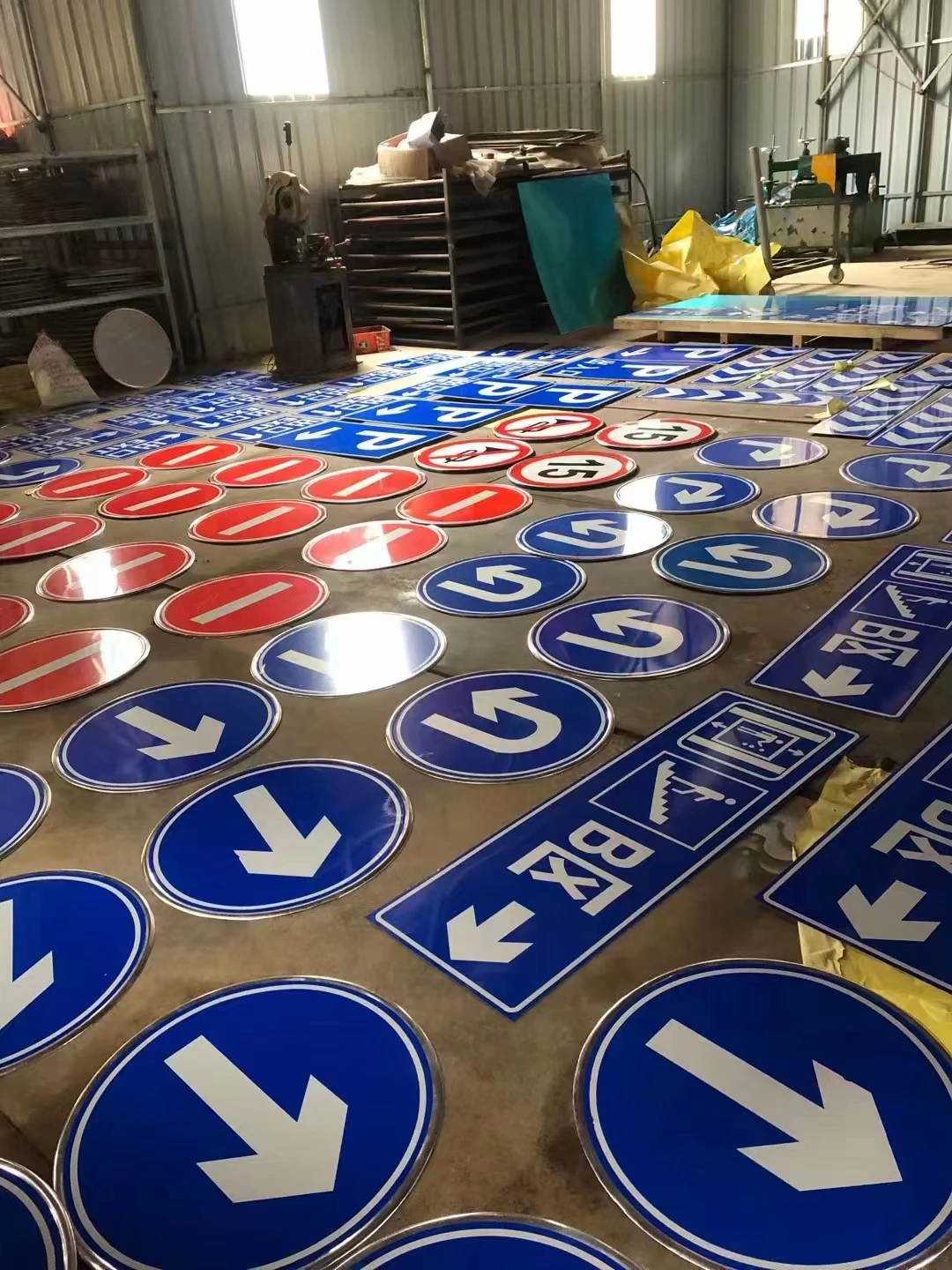 Custom  Size Aluminum decorative plate  License plate reflective film caution warning caution warning Traffic Sign traffic