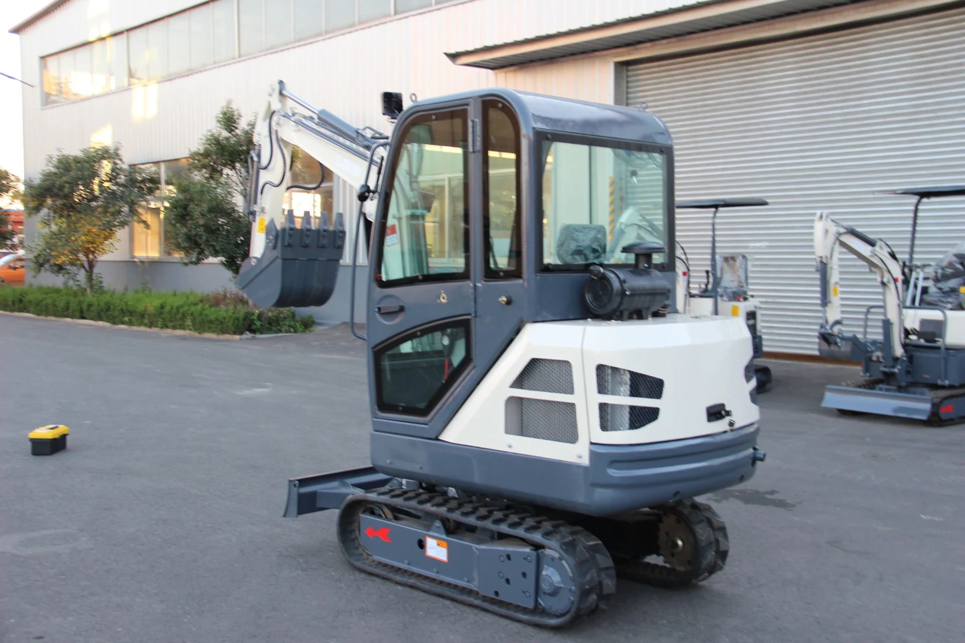 LGCM crawler mini tractors dozer excavator loader digger three size bucket