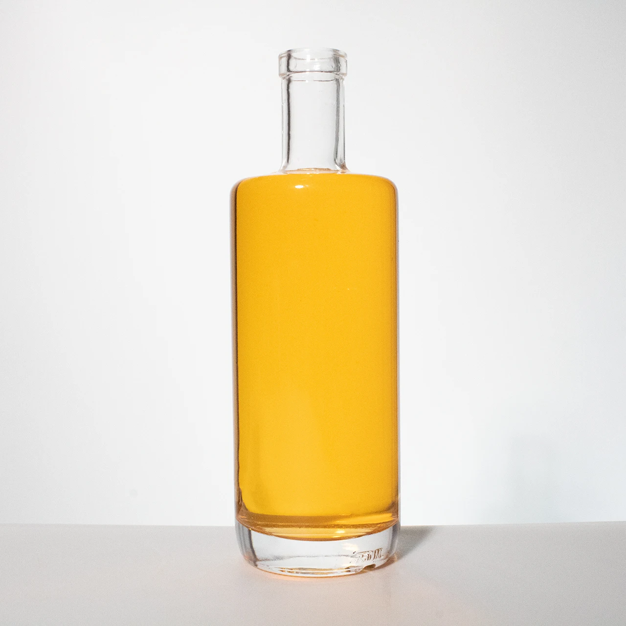 RSG Wholesale 500ml 750ml 1000ml High Borosilicate Glass Bottle For Liquor Whisky Gin Vodka Rum Tequila