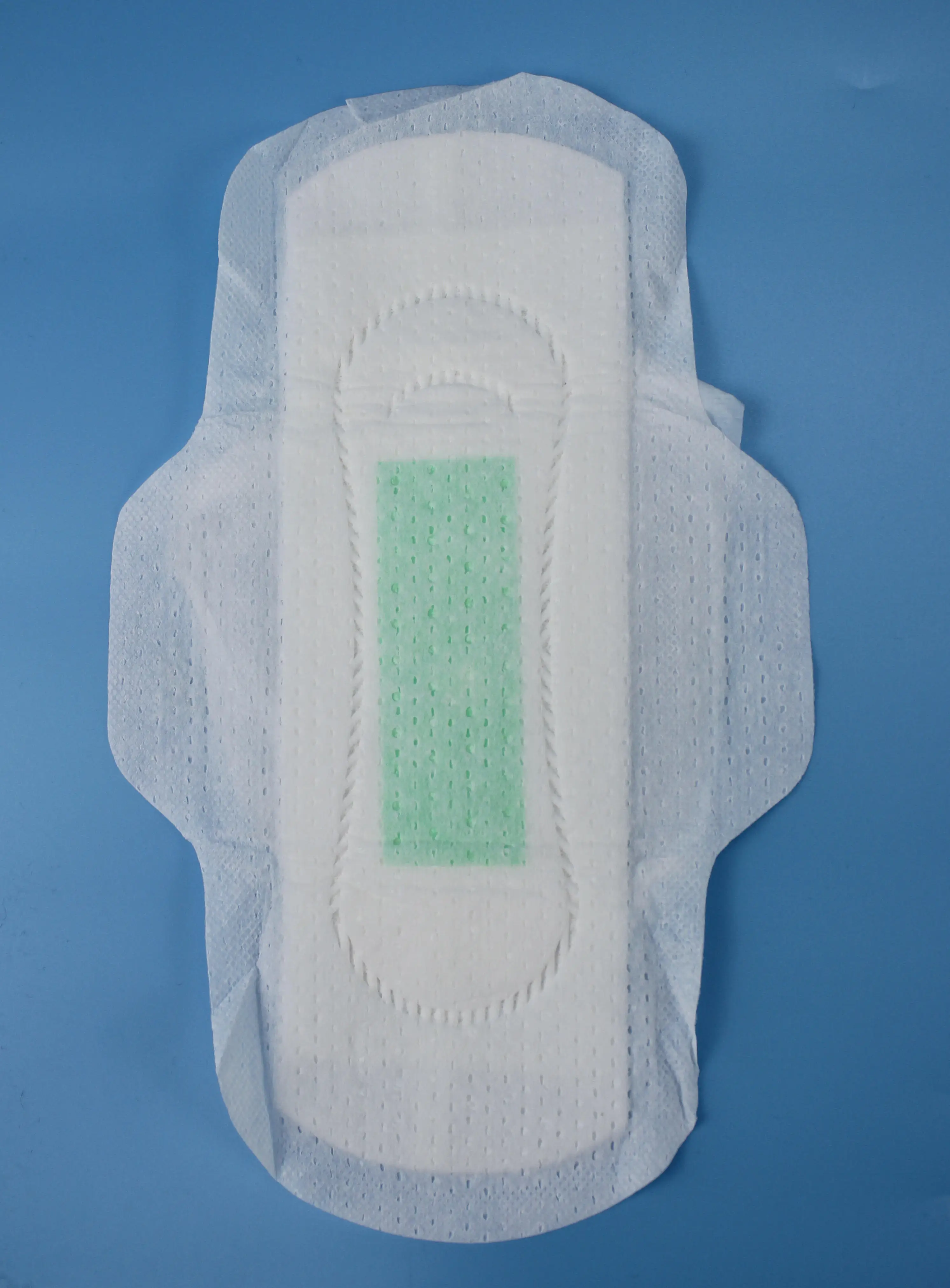 Organic sanitary pads with super absorbent polymer