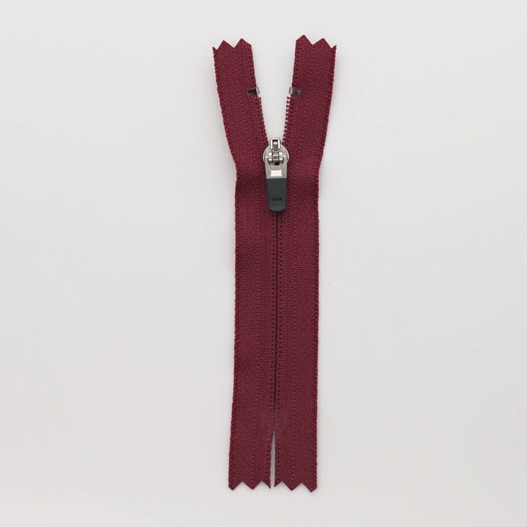 nylon zipper with rubber puller for sports clothes