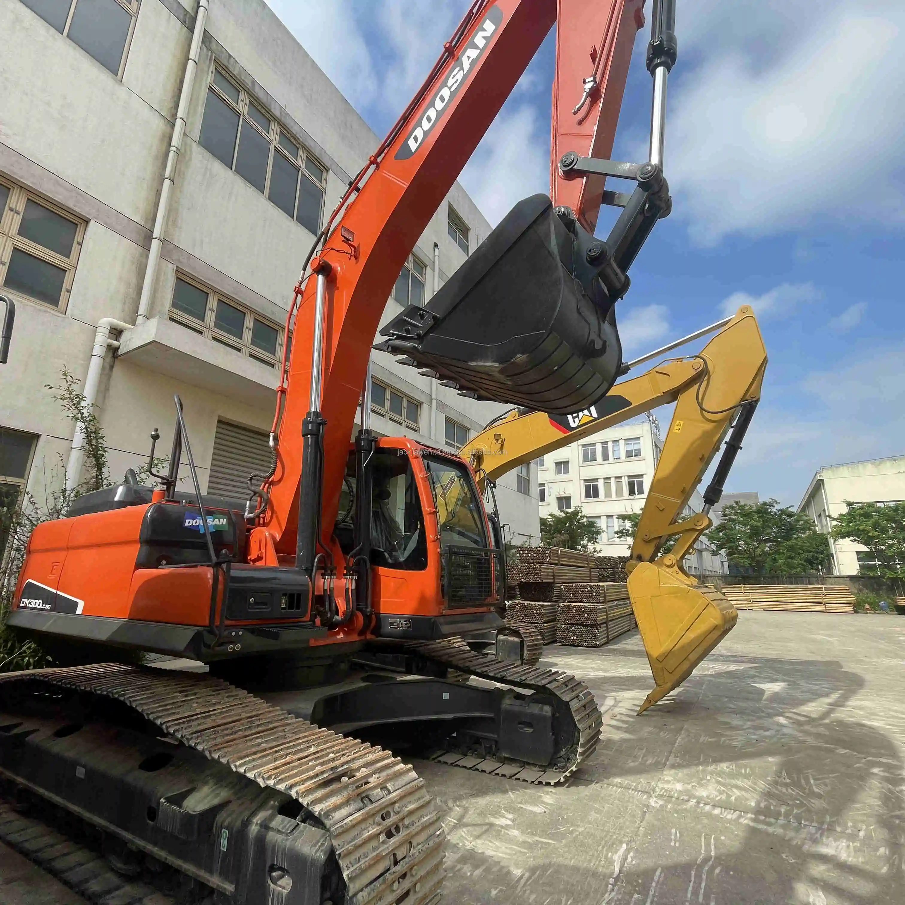 Корейские Оригинальные Подержанные Гусеничные экскаваторы doosan DX300 с EPA и CE в очень хорошем состоянии могут быть согласованы