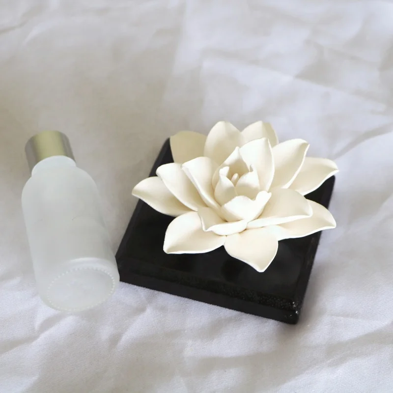 Wedding Gift Home Car Decoration Set Customized Logo Scented Ceramic Magnolia Flower Aroma Air Freshener Fragrance Oil Diffuser